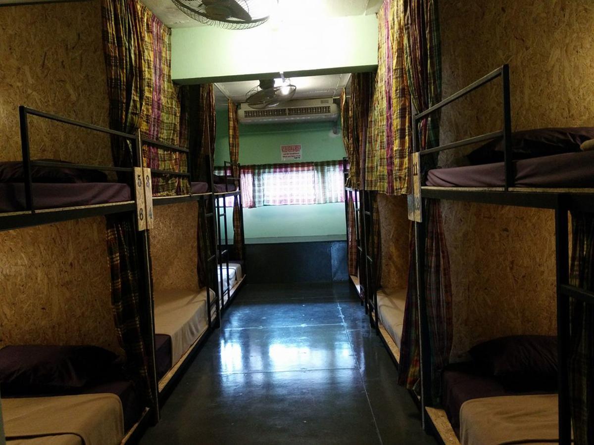 J Giant Hostel Чіангмай Екстер'єр фото
