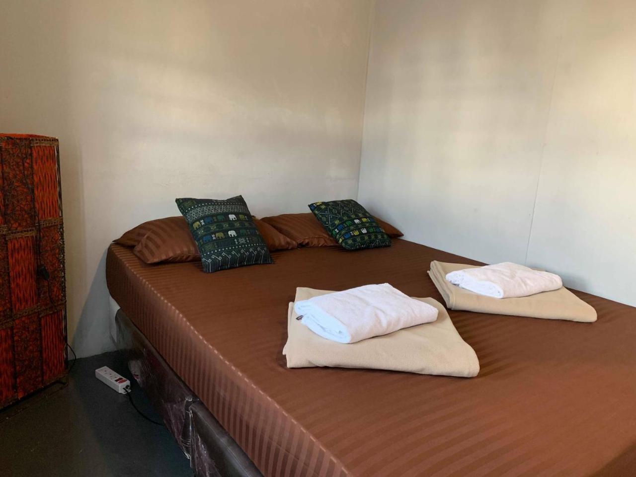 J Giant Hostel Чіангмай Екстер'єр фото